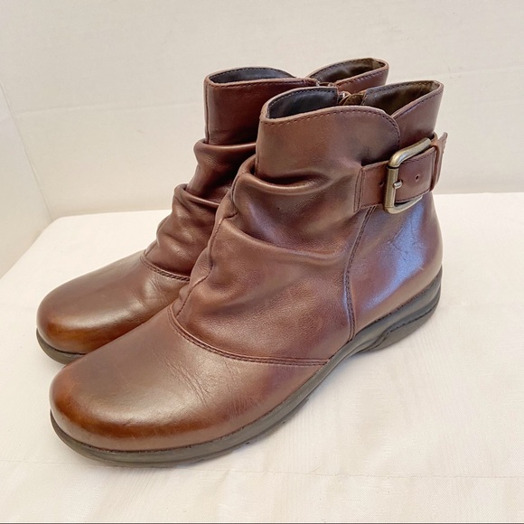 Clarks Women Sz 7.5 Chris Sydney Brown Slouch Leather Zip Ankle Booties - Picture 2 of 11